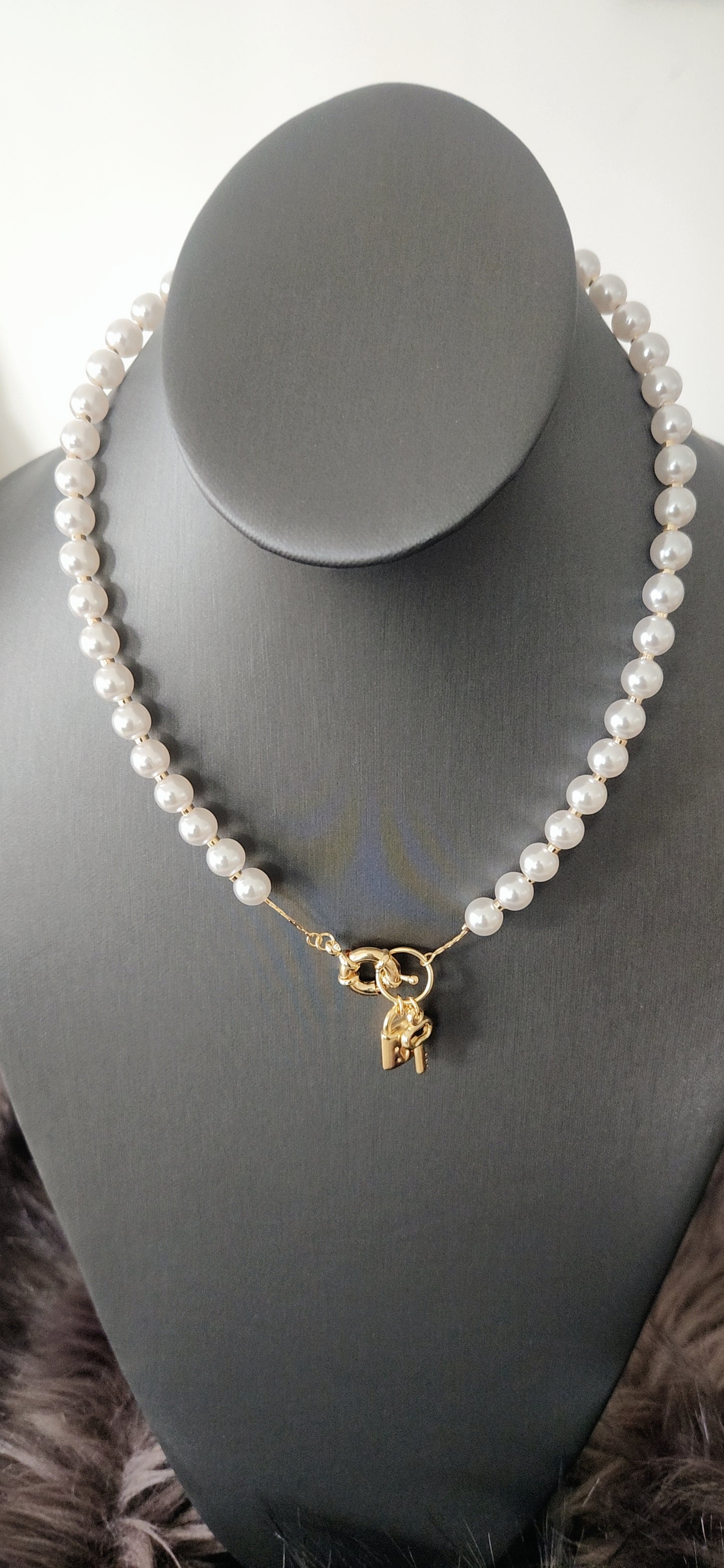 SD Pearl Lock and Key Necklace Set