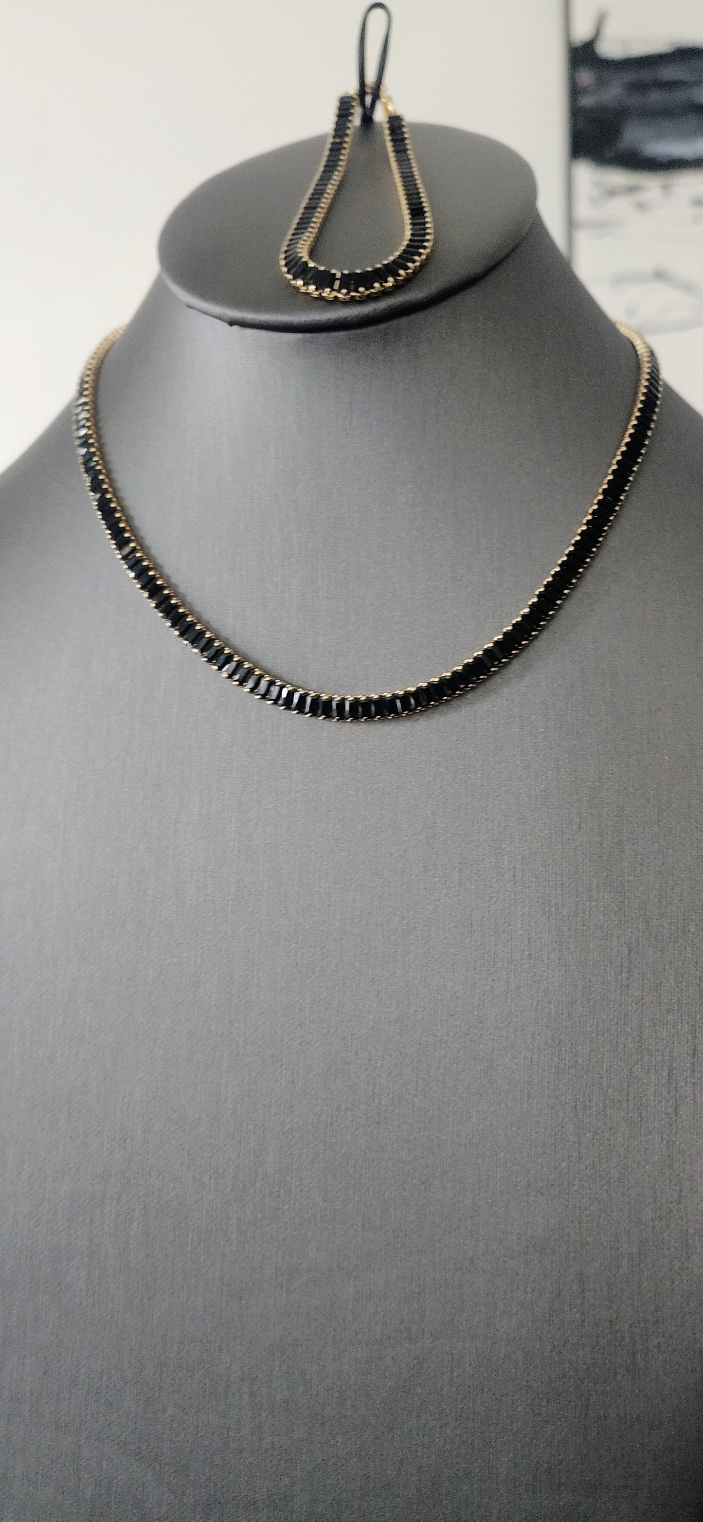 SD Black and Gold Necklace Set