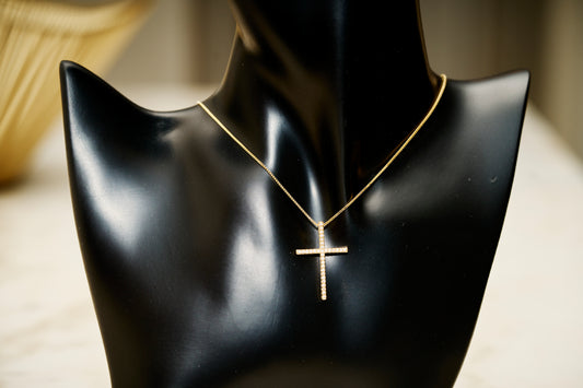 SD Diamond Cluster Cross Pendant with Necklace